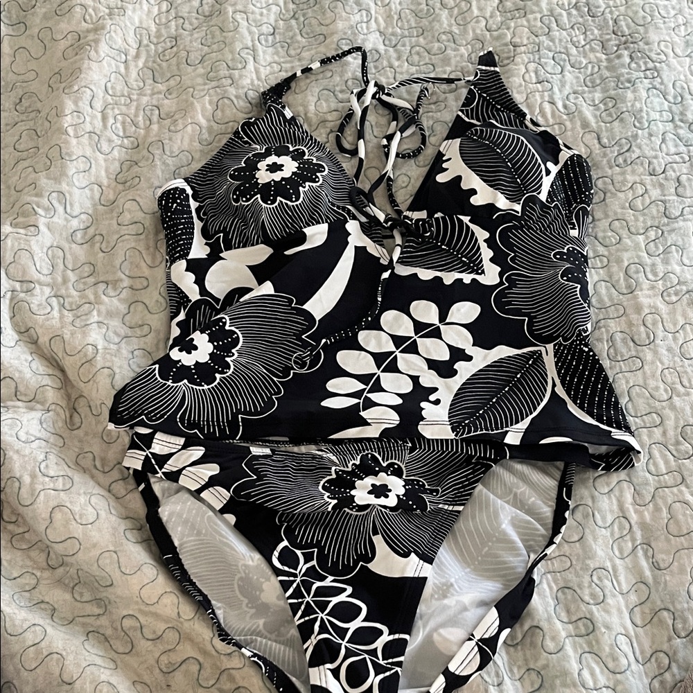 Tommy Hilfiger Floral Black and White Swim Set